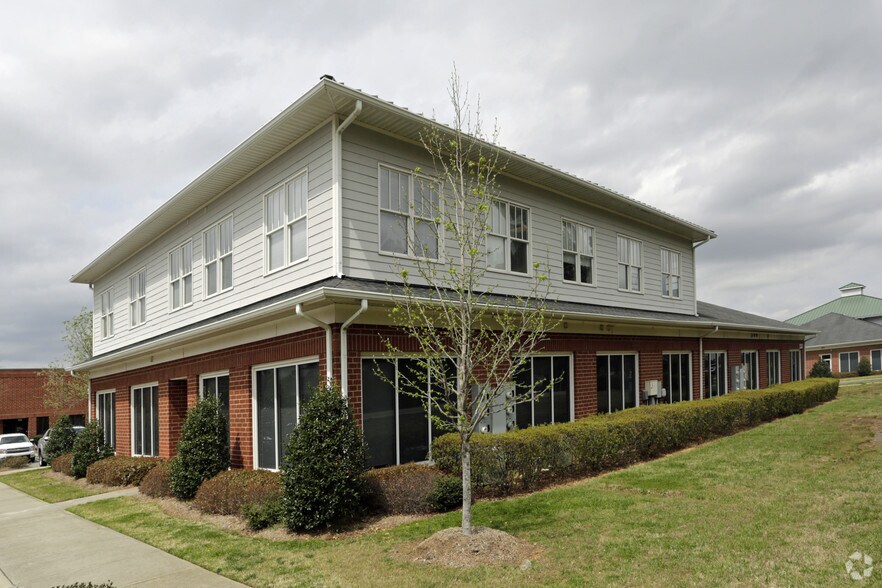 2232 Page Rd, Durham, NC à louer - Photo principale – Image 1 sur 3