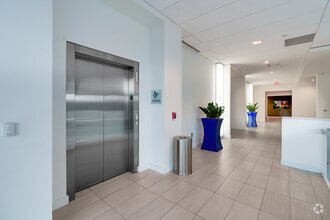 9395 S John Young Pky, Orlando, FL à louer Photo intérieure– Image 2 sur 64