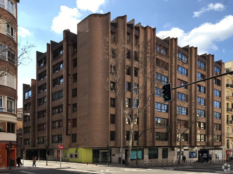 Bureau dans Madrid, Madrid à louer - Photo de l’immeuble – Image 1 sur 1