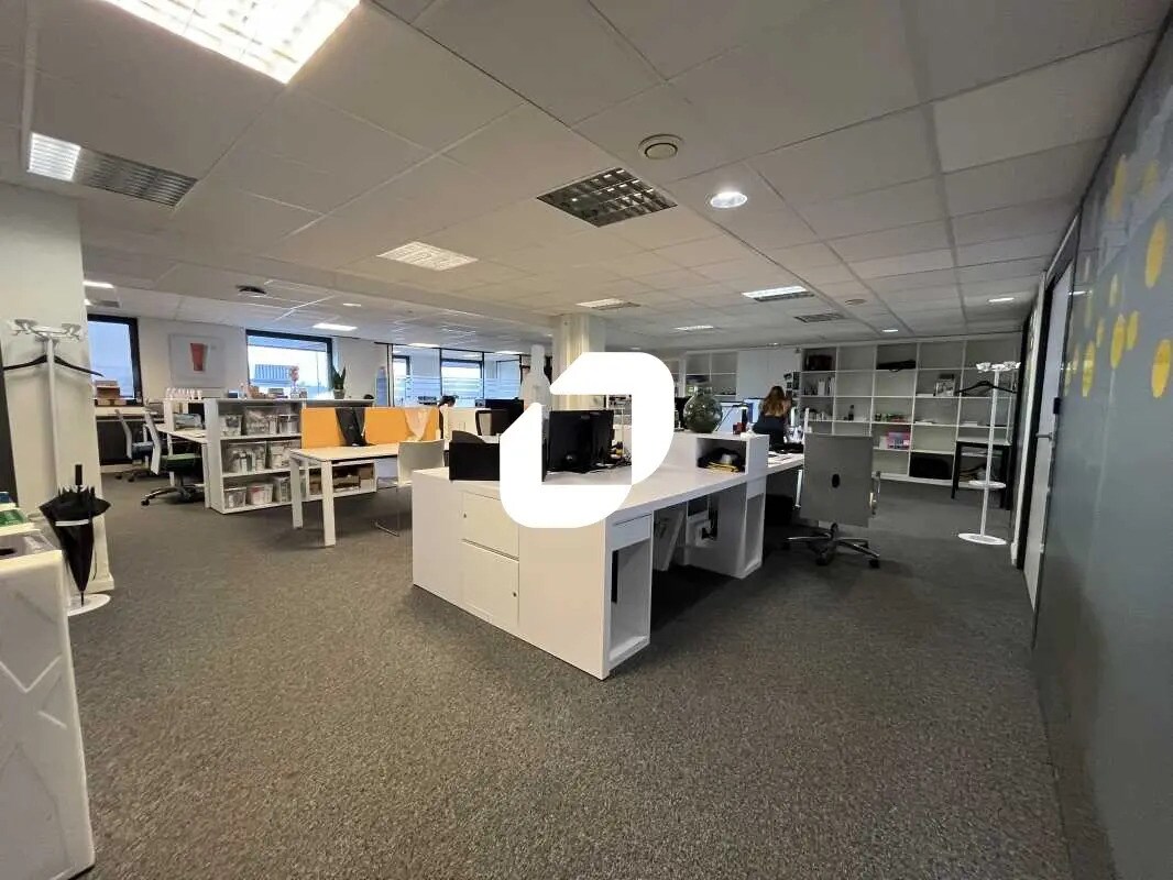 Bureau dans Lyon à louer Photo de l’immeuble– Image 1 sur 23