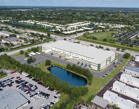 8530 Belvedere Rd, West Palm Beach, FL à louer Photo de l’immeuble– Image 1 sur 6
