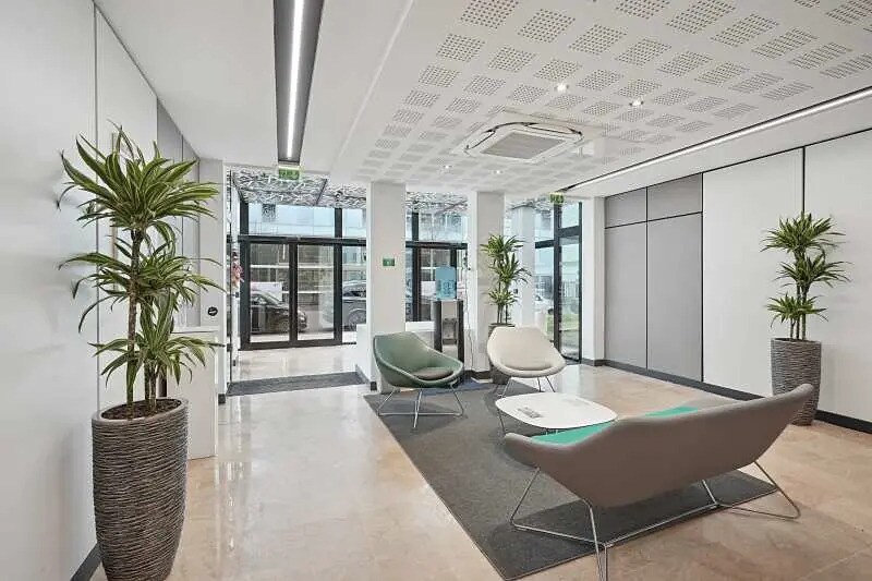 68 Rue De Villiers, Levallois-Perret à louer - Photo de l’immeuble – Image 2 sur 9