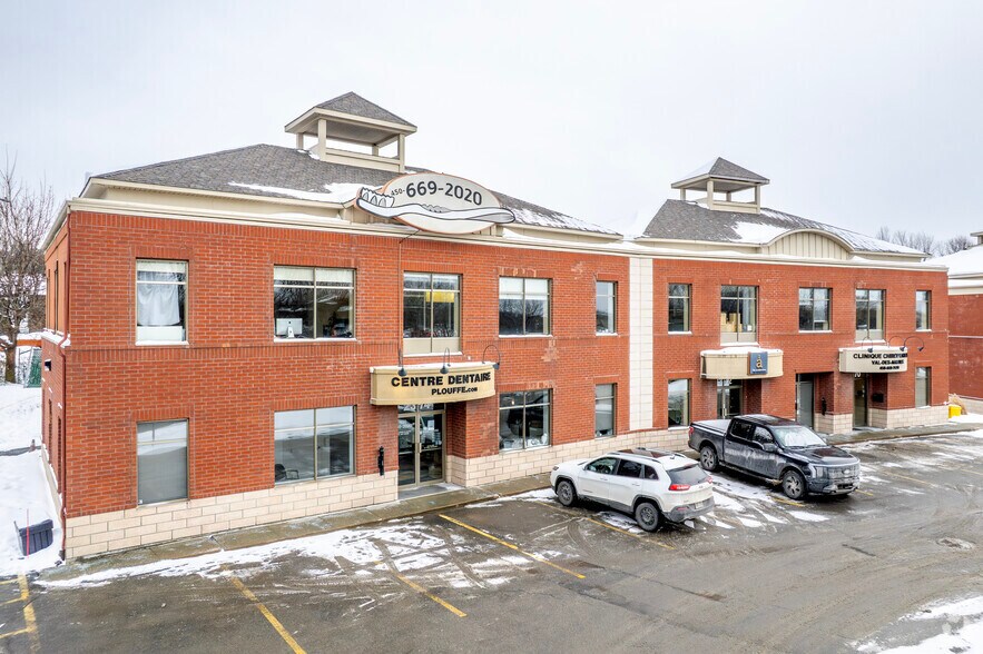 2370-2374 Saint-Martin Boul E, Laval, QC à vendre - Photo de l’immeuble – Image 2 sur 3