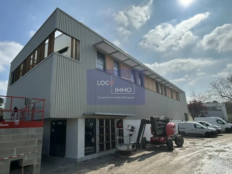 Local d’activités dans Gradignan à louer - Photo de l’immeuble – Image 3 sur 9