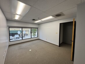 1700 K St, Bakersfield, CA à louer Photo intérieure– Image 2 sur 5