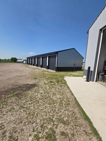 1131 Indus St, Fairmont, MN à vendre - Photo de l’immeuble – Image 2 sur 17