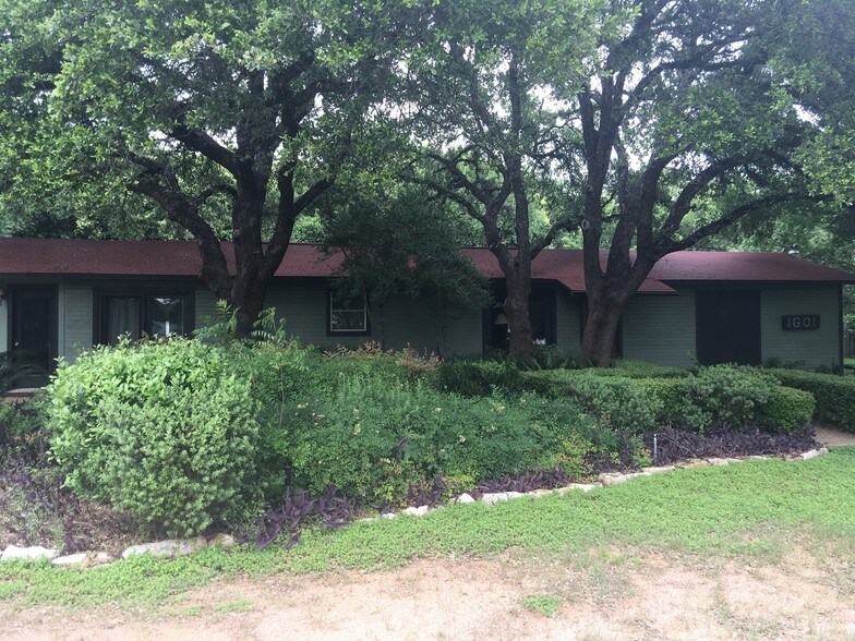 1601 Williams Dr, Georgetown, TX à vendre - Photo principale – Image 1 sur 4