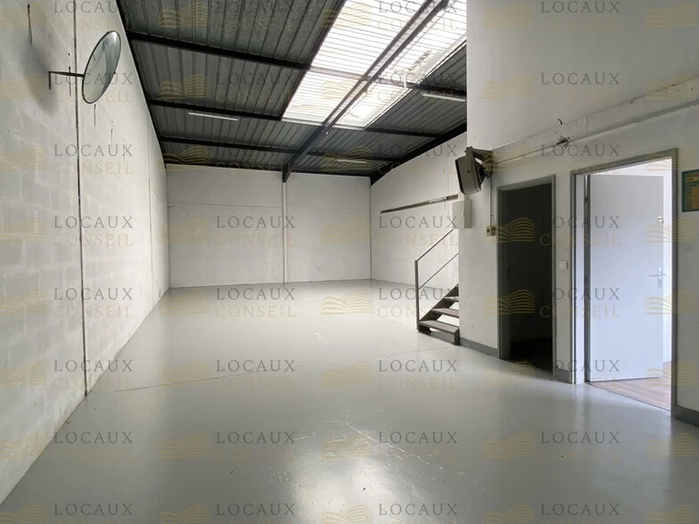 24 Avenue Des Bethunes, SAINT-OUEN-L'AUMONE à louer - Photo de l’immeuble – Image 3 sur 8