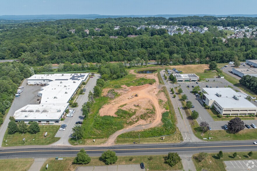 100 Centerpoint, Middletown, CT à vendre - Photo de l’immeuble – Image 3 sur 19