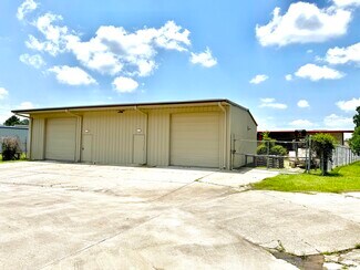Plus de détails pour 175 Circle Six Dr, Conroe, TX - Local d'activités à louer