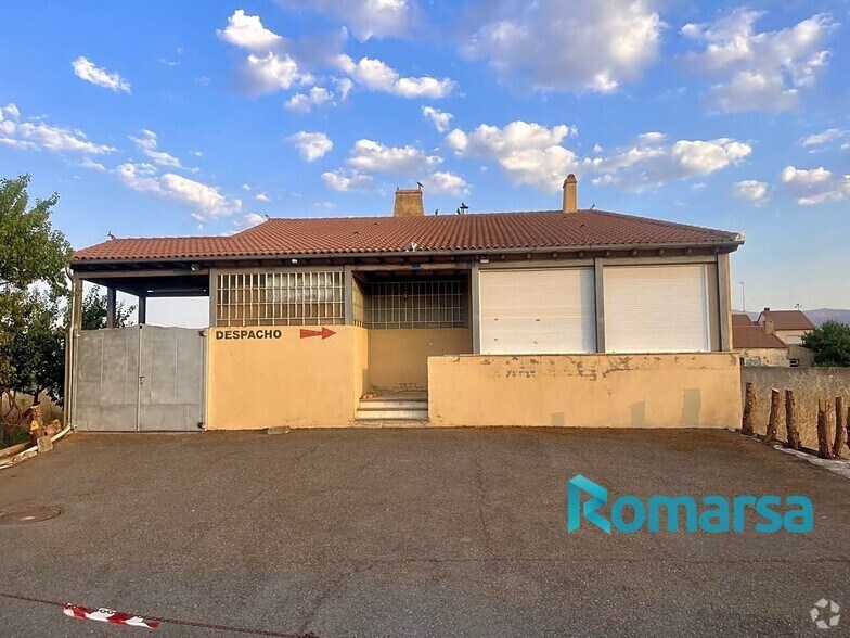Industriel/Logistique dans Muñogalindo, Ávila à vendre - Photo principale – Image 1 sur 19