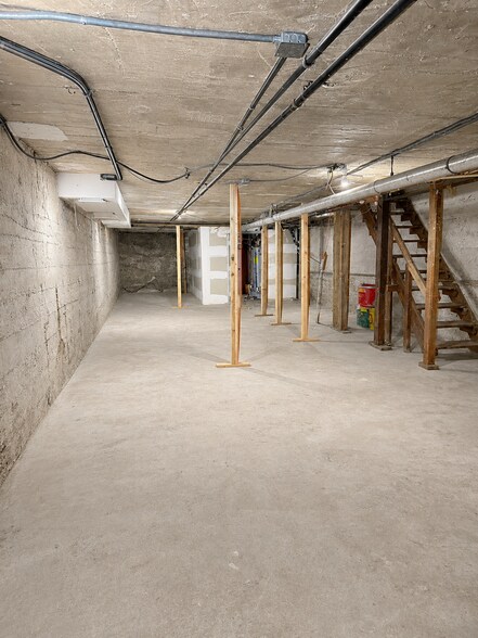 1714 Avenue M, Brooklyn, NY à louer - Photo de l’immeuble – Image 3 sur 6