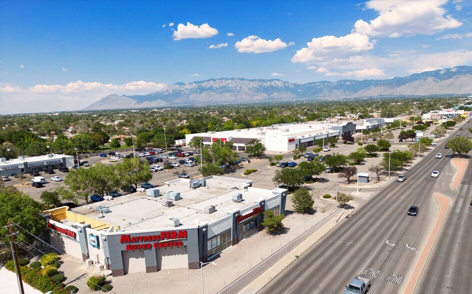3621-3901 Menaul NE, Albuquerque, NM à louer - Photo de l’immeuble – Image 1 sur 16