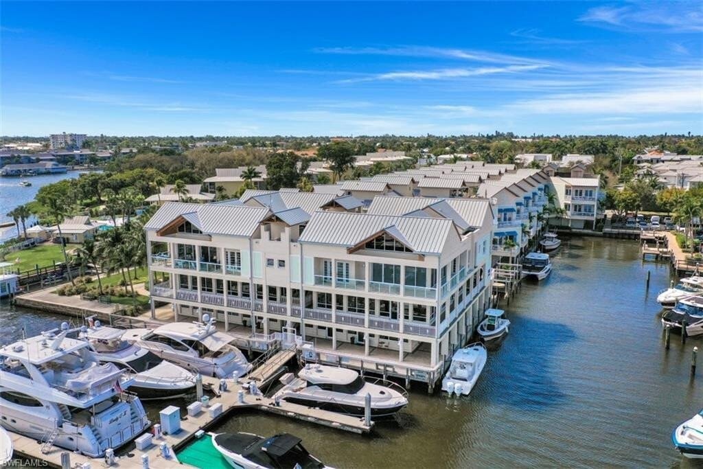 1001 10th Ave S, Naples, FL 34102 - Lot 100-101 -  - Photo intérieure - Image 1 of 5