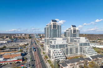 9201 Yonge St, Richmond Hill, ON - VUE AÉRIENNE  vue de carte