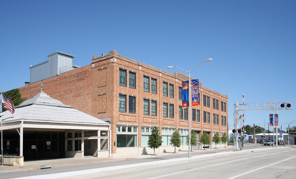 4121 Commerce St, Dallas, TX à louer - Photo de l’immeuble – Image 2 sur 17