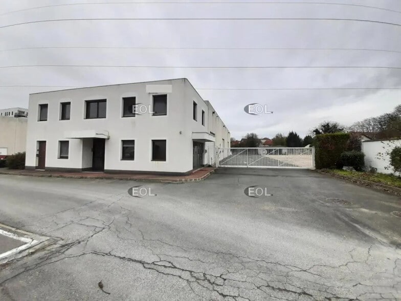 Local d’activités dans Vitry-sur-Seine à louer - Photo de l’immeuble – Image 3 sur 17