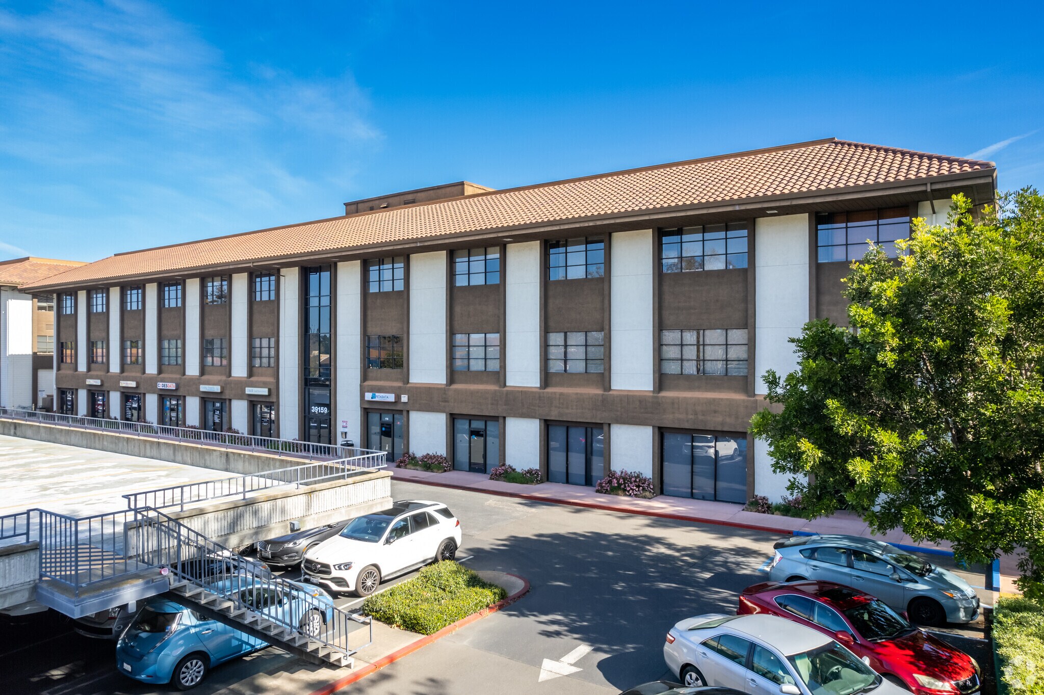 39159 Paseo Padre Pky, Fremont, CA à louer Photo principale– Image 1 sur 6