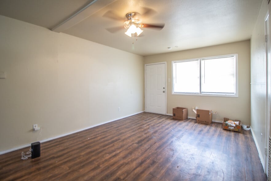 2715 E 2nd St, Lubbock, TX à vendre - Photo intérieure – Image 3 sur 12