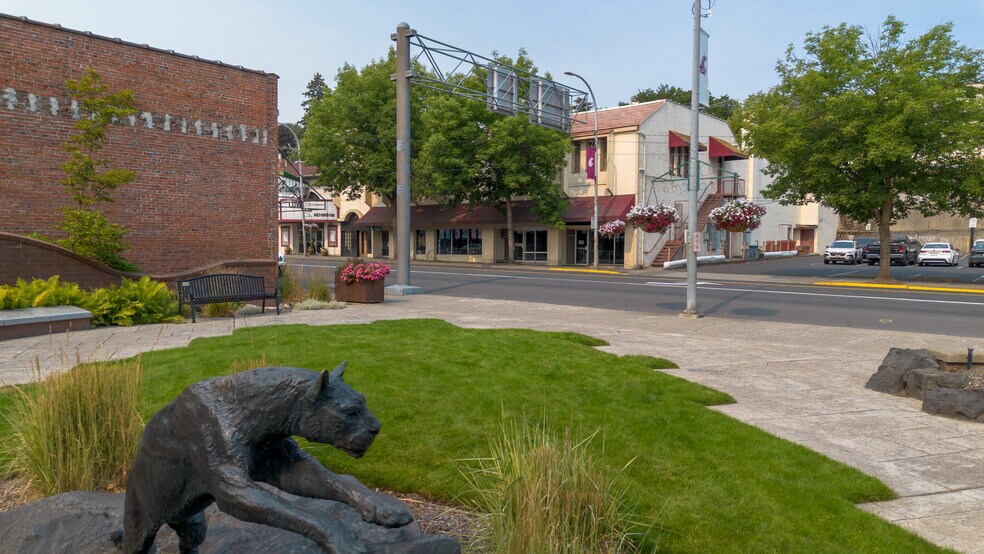 139 N Grand Ave, Pullman, WA à vendre - Photo principale – Image 1 sur 53