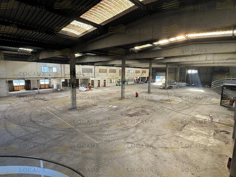 Local d’activités dans Saint-Ouen-l'Aumône à louer - Photo de l’immeuble – Image 2 sur 9
