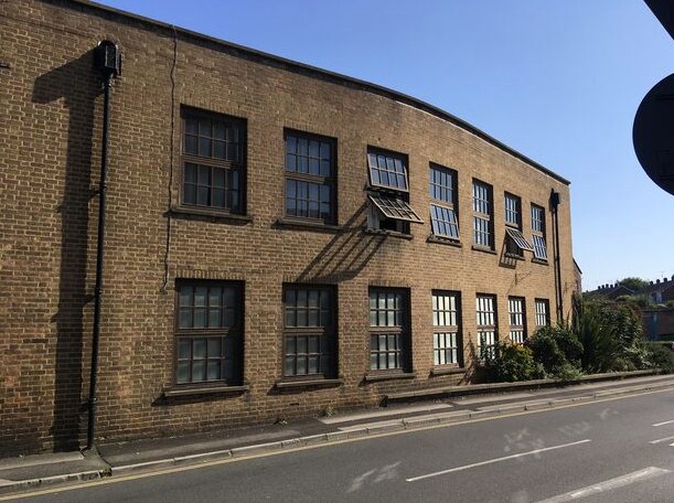 Upper High St, Taunton à louer Photo principale– Image 1 sur 2