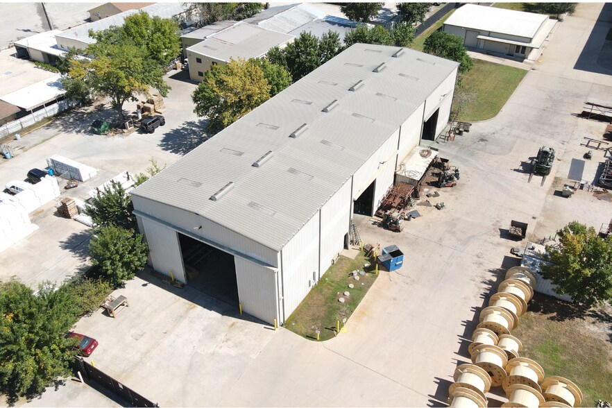 6815 Signat Dr, Houston, TX à louer - Photo de l’immeuble – Image 2 sur 8