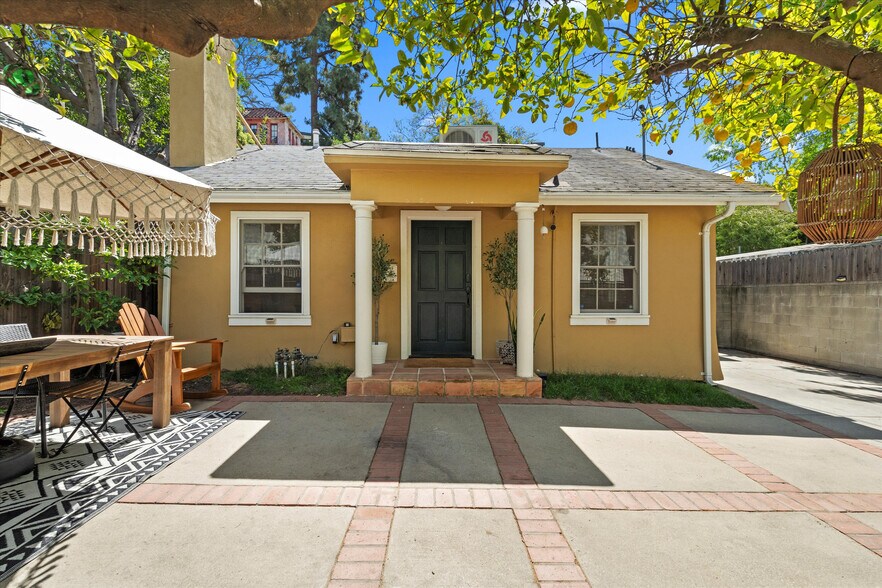 2516 Glen Green St, Los Angeles, CA à vendre - Photo de l’immeuble – Image 2 sur 31