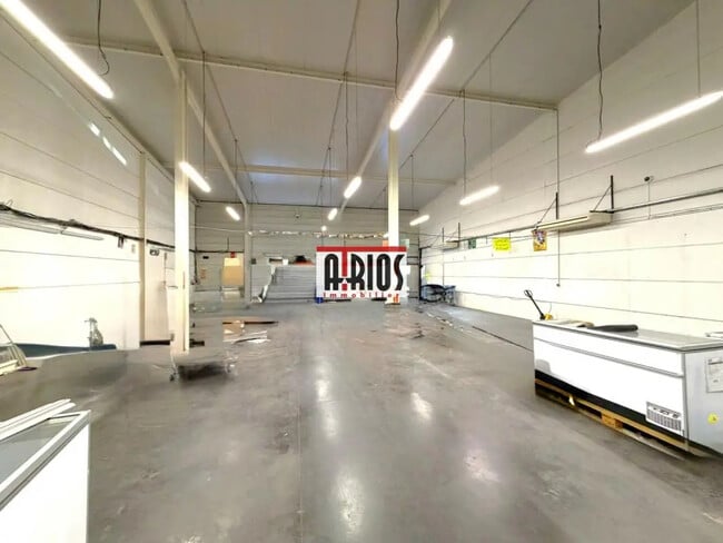 Plus de détails pour Local commercial à louer