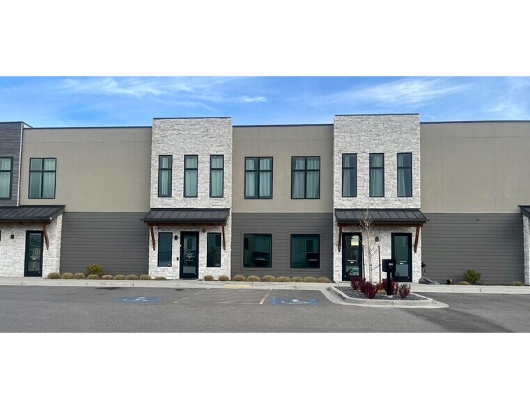 438 E 700 S, Clearfield, UT à vendre - Photo de l’immeuble – Image 2 sur 4