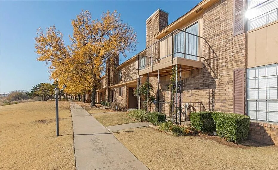 812 Two Forty Pl, Oklahoma City, OK à vendre - Photo de l’immeuble – Image 2 sur 30