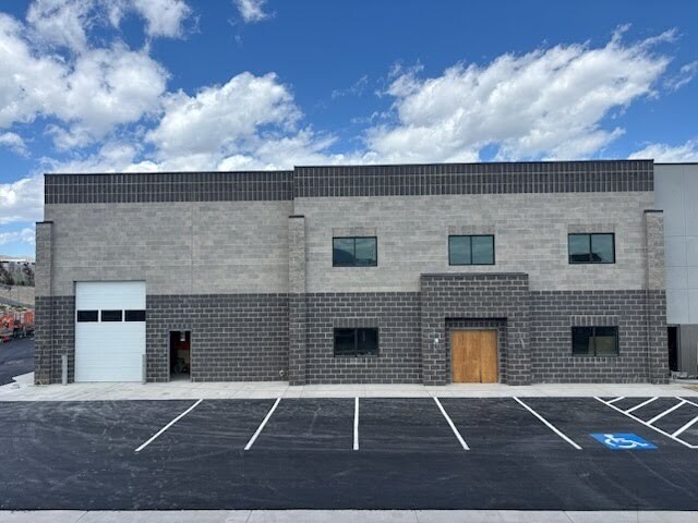 1657 S. Boston St STE B, Lehi, UT à louer - Photo de l’immeuble – Image 3 sur 8