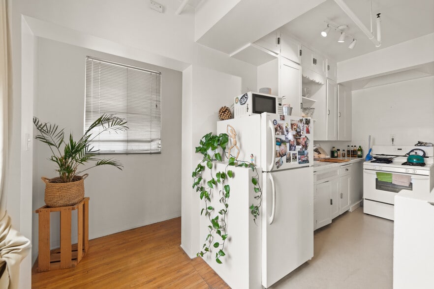 950 9th Ave, San Diego, CA à vendre - Photo de l’immeuble – Image 3 sur 25