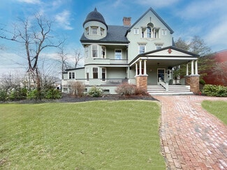 Plus de détails pour 1838 Elm St, Manchester, NH - Bureau à vendre