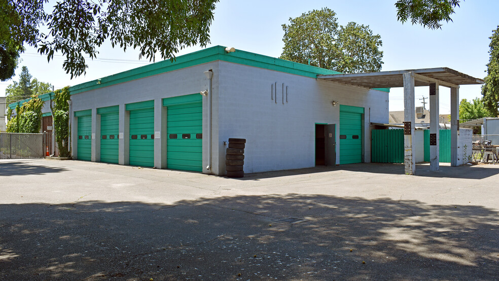181 Sebastopol Rd, Santa Rosa, CA à louer - Photo de l’immeuble – Image 2 sur 2