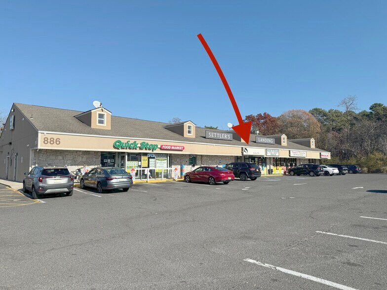 886-888 W Bay Ave, Barnegat, NJ à louer - Photo de l’immeuble – Image 1 sur 10