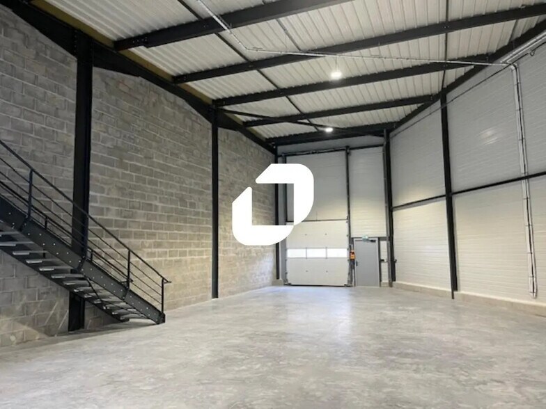 Local d’activités dans Basse-Goulaine à louer - Photo de l’immeuble – Image 2 sur 7