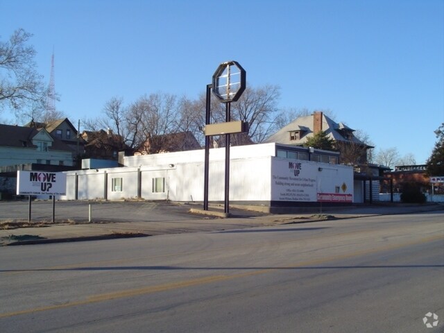 3330 Troost, Kansas City, MO à vendre - Photo de l’immeuble – Image 2 sur 3
