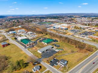 Plus de détails pour 135 Scattergood Dr NW, Christiansburg, VA - Spécialisé à vendre