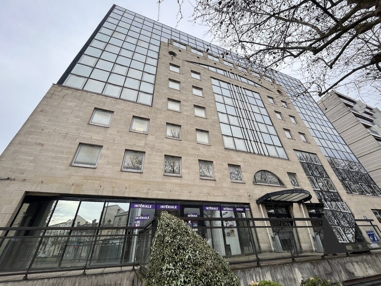 Bureau dans Bordeaux à louer - Photo de l’immeuble – Image 1 sur 11