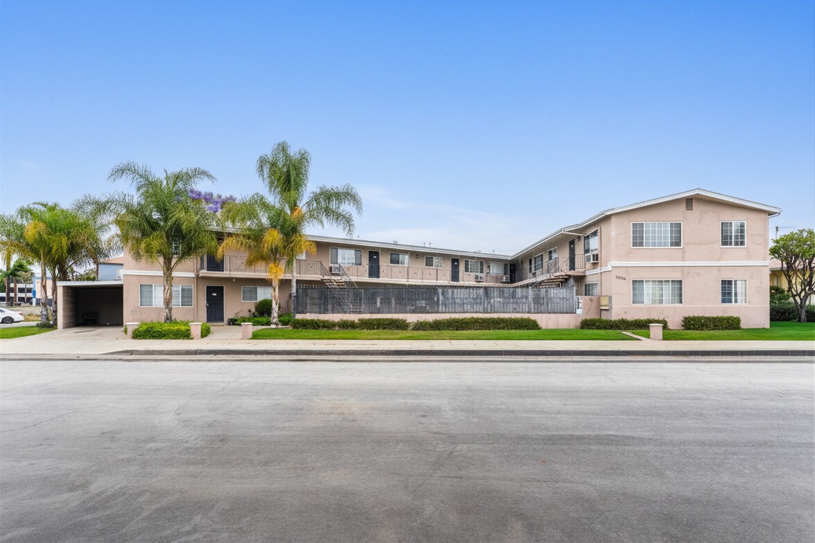 5245 Via San Delarro St, Los Angeles, CA à vendre Photo de l’immeuble– Image 1 sur 19