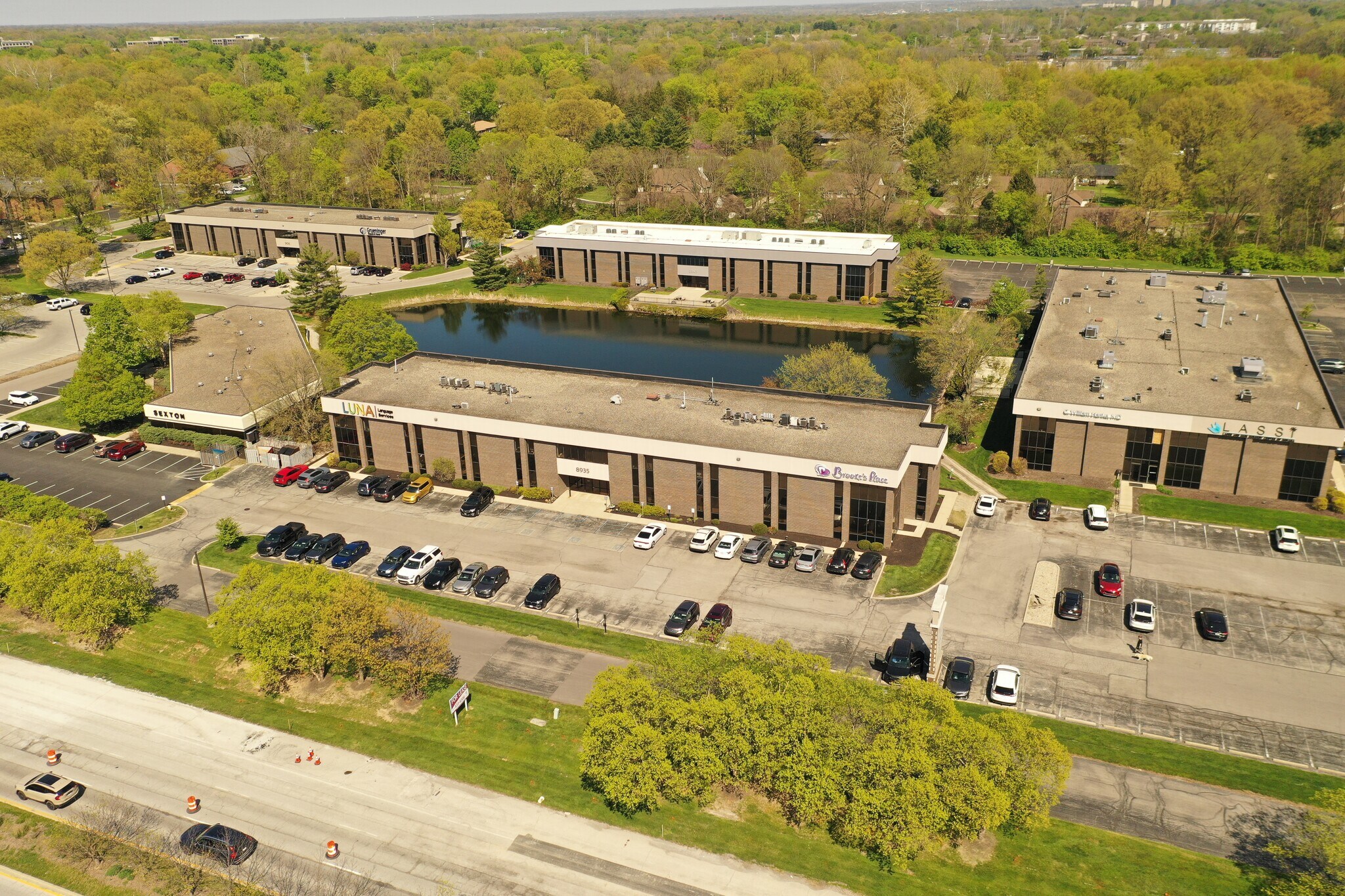 8935 N Meridian St, Indianapolis, IN à louer Aérien– Image 1 sur 11