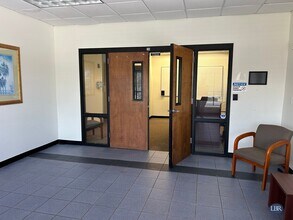 255 N Sykes Creek Pky, Merritt Island, FL à louer Photo intérieure– Image 2 sur 6