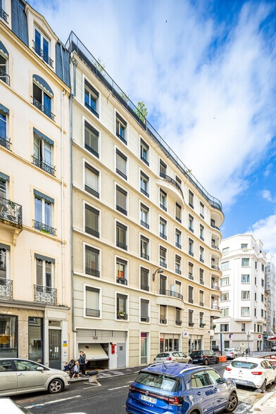 Local commercial dans Lyon à louer - Photo de l’immeuble – Image 2 sur 5
