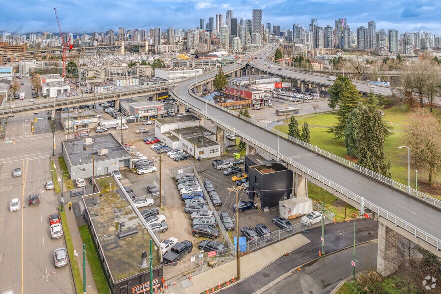 1585 5th Av W, Vancouver, BC à louer - Aérien – Image 2 sur 2