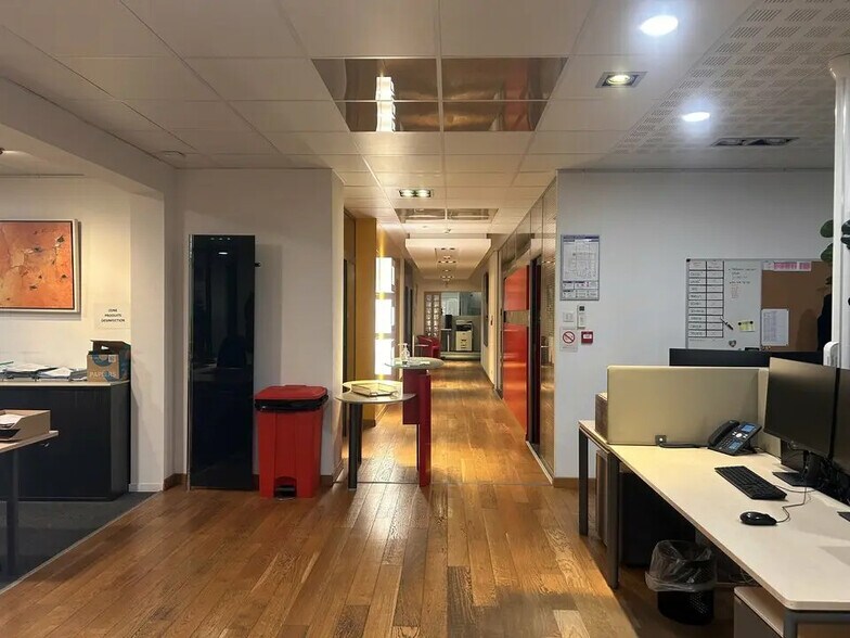 Bureau dans Saint-Apollinaire à vendre - Photo intérieure – Image 3 sur 12