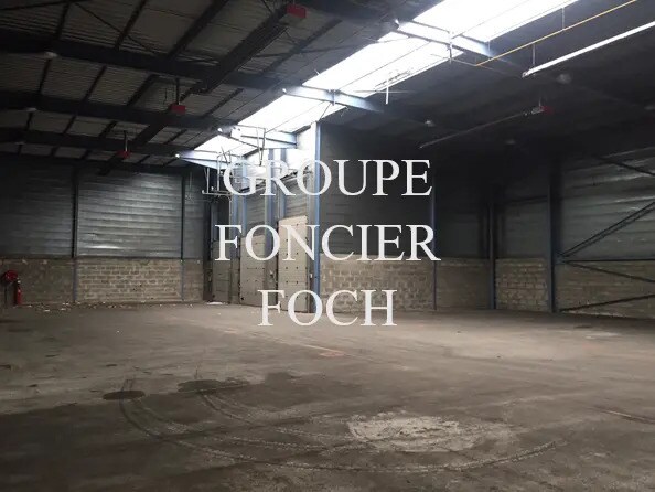 Local d’activités dans Genas à louer - Photo de l’immeuble – Image 3 sur 6