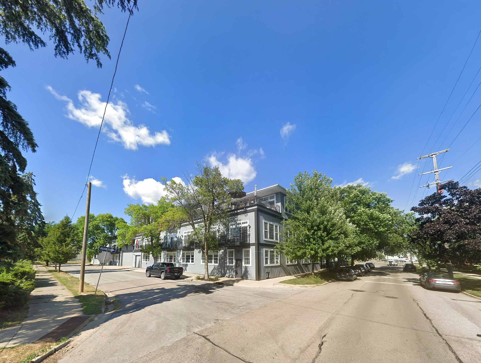 600 7th St NW, Grand Rapids, MI à vendre Photo de l’immeuble– Image 1 sur 3