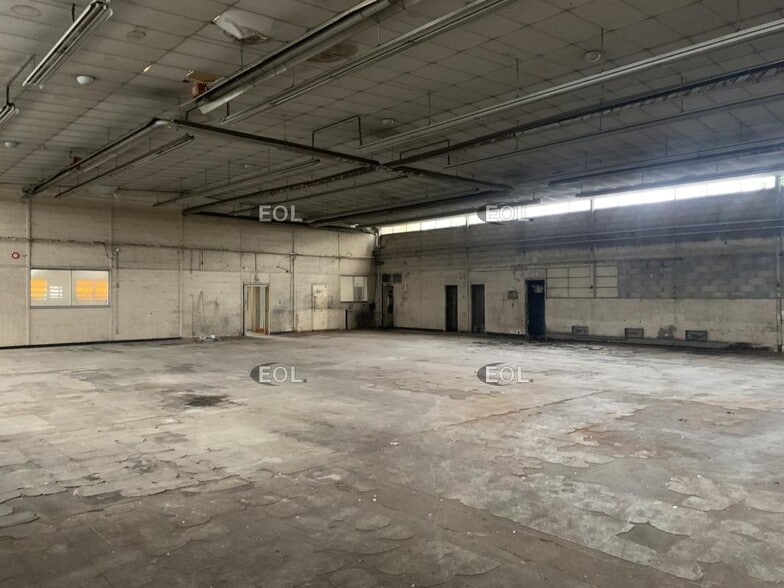 Local d'activités dans Palaiseau à vendre - Photo de l’immeuble – Image 2 sur 4