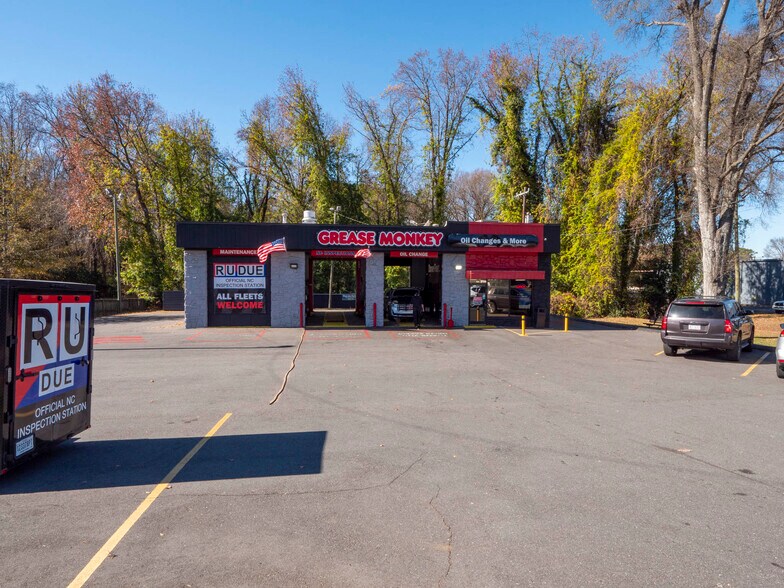 6324 South Blvd, Charlotte, NC à vendre - Photo de l’immeuble – Image 2 sur 19